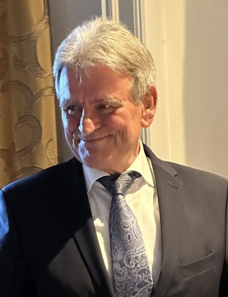 H. Pfeifer Hans Pfeifer